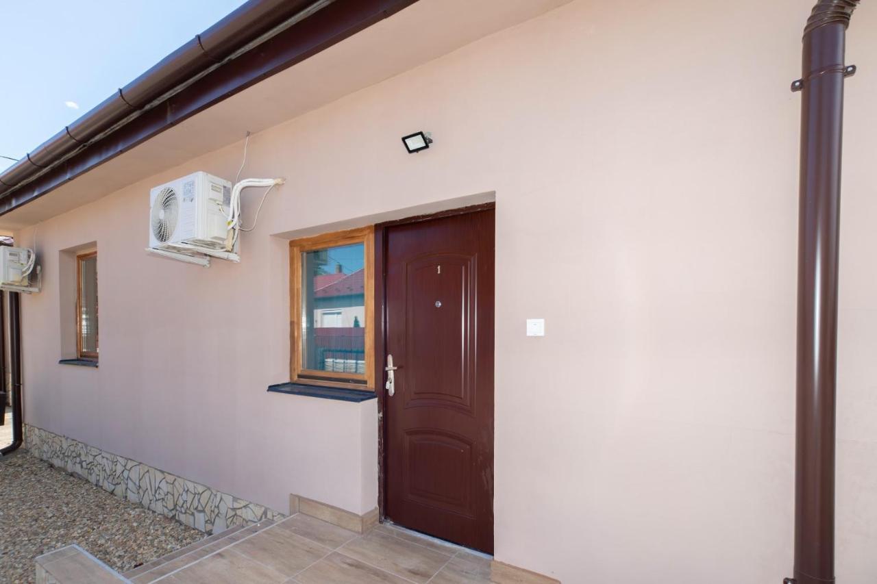 Ferienwohnung Ivanhoe Apartman Nyírbátor Exterior foto