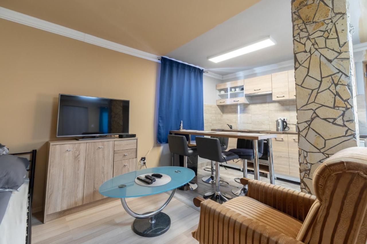 Ferienwohnung Ivanhoe Apartman Nyírbátor Exterior foto