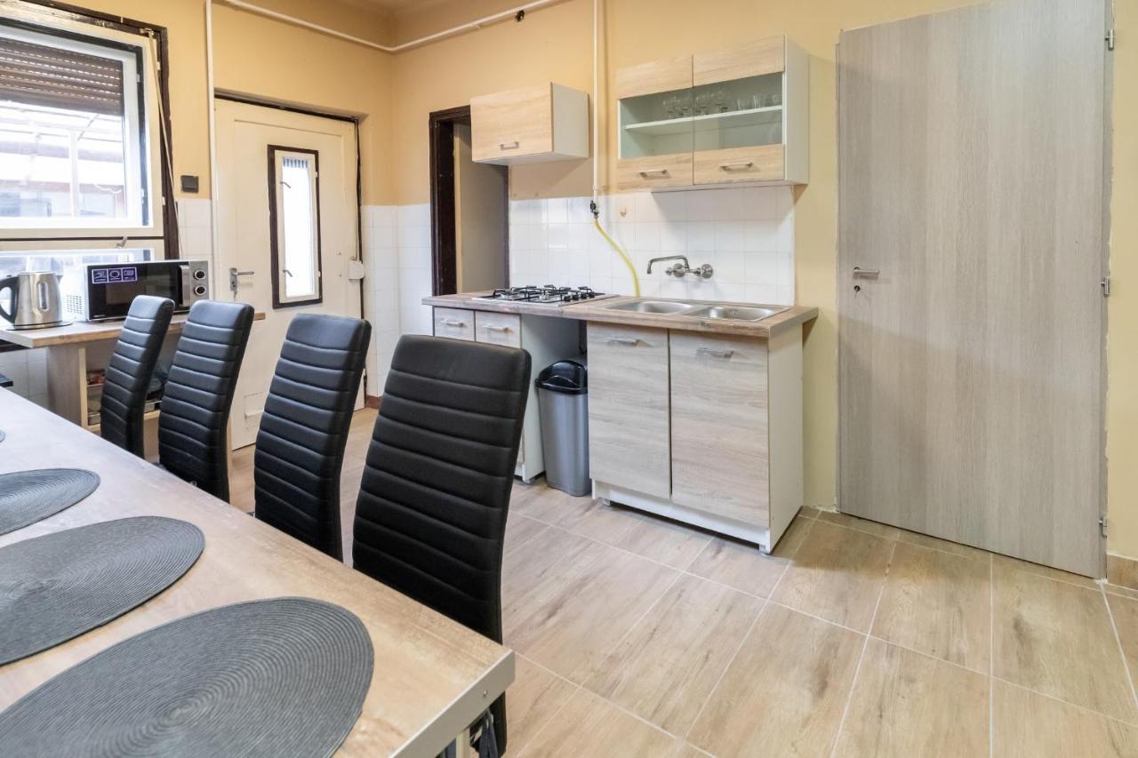 Ferienwohnung Ivanhoe Apartman Nyírbátor Exterior foto