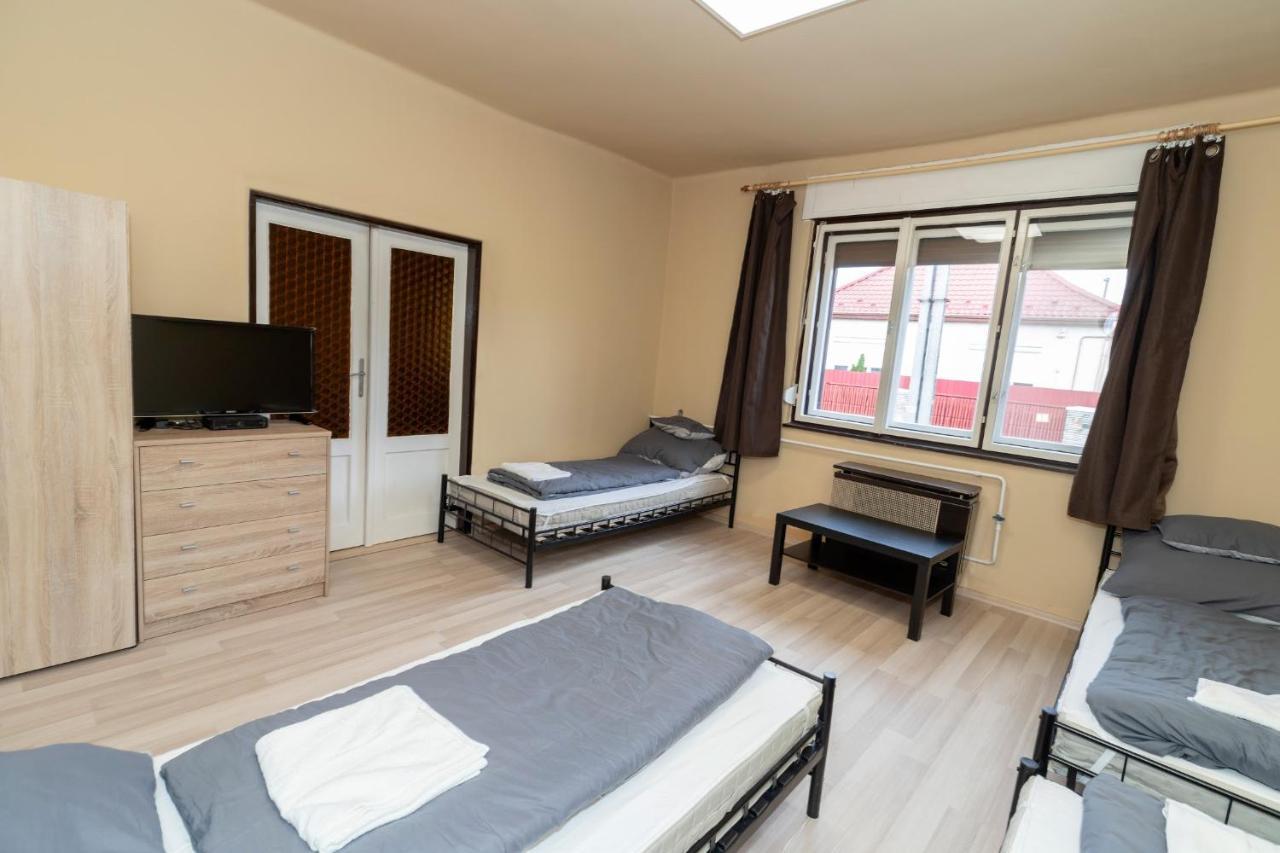 Ferienwohnung Ivanhoe Apartman Nyírbátor Exterior foto